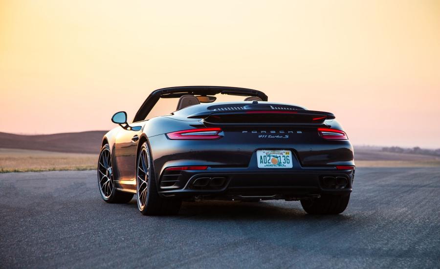  Porsche 911 Turbo S Cabriolet 2016 года  (NA) (фото 7 из 16)